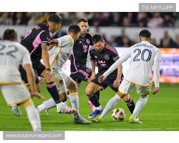 迈阿密国际洛杉矶银河争签扎哈